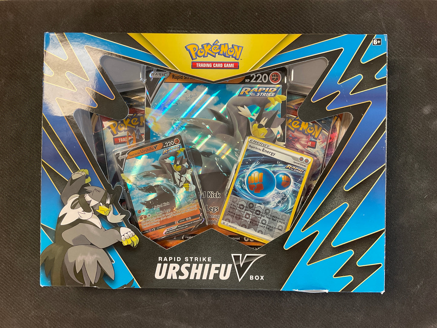 Pokemon Rapid Strike Urshifu V box